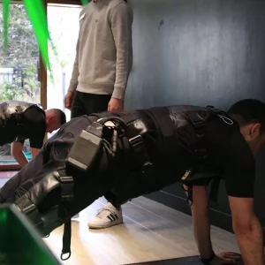 Formule 1 séance EMS  : 14€99 / semaine + Frais de dossier et badge à 79€ ➔ 15€